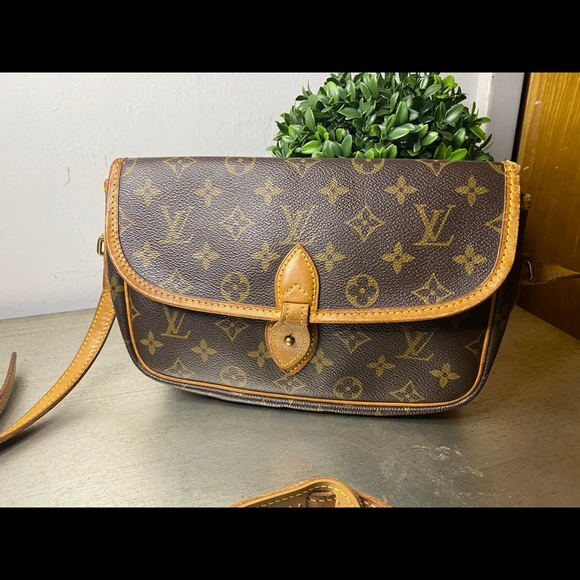 Louis Vuitton Handbags - Louis Vuitton Gibeciere PM